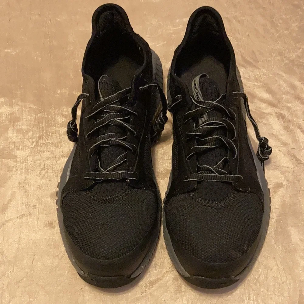 Reebok excellent black